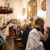 ...e, accompagnata dalla musica dell�organo...